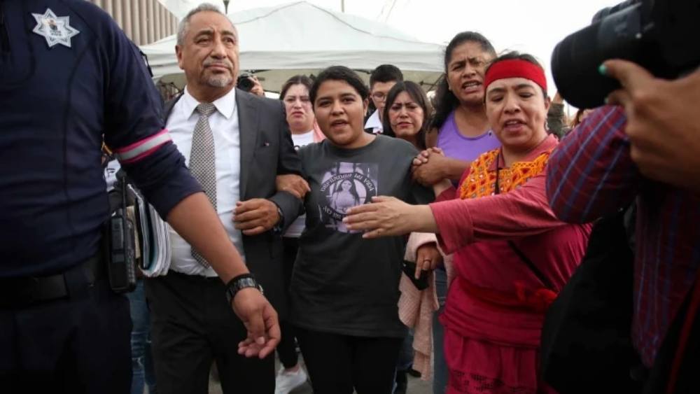 Absuelven formalmente a la oaxaqueña Roxana Ruiz por matar a su violador